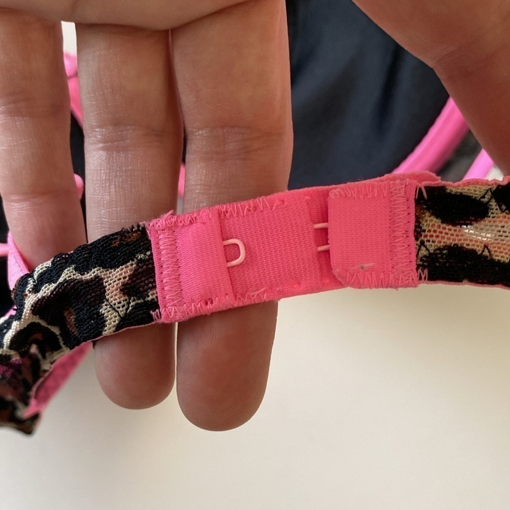 Betsey Johnson leopard print bra 36B pink EUC - Picture 4 of 4